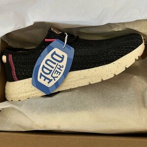 NIB Hey Dude Sirocco Black with Pink Fabric Sneaker Size 8